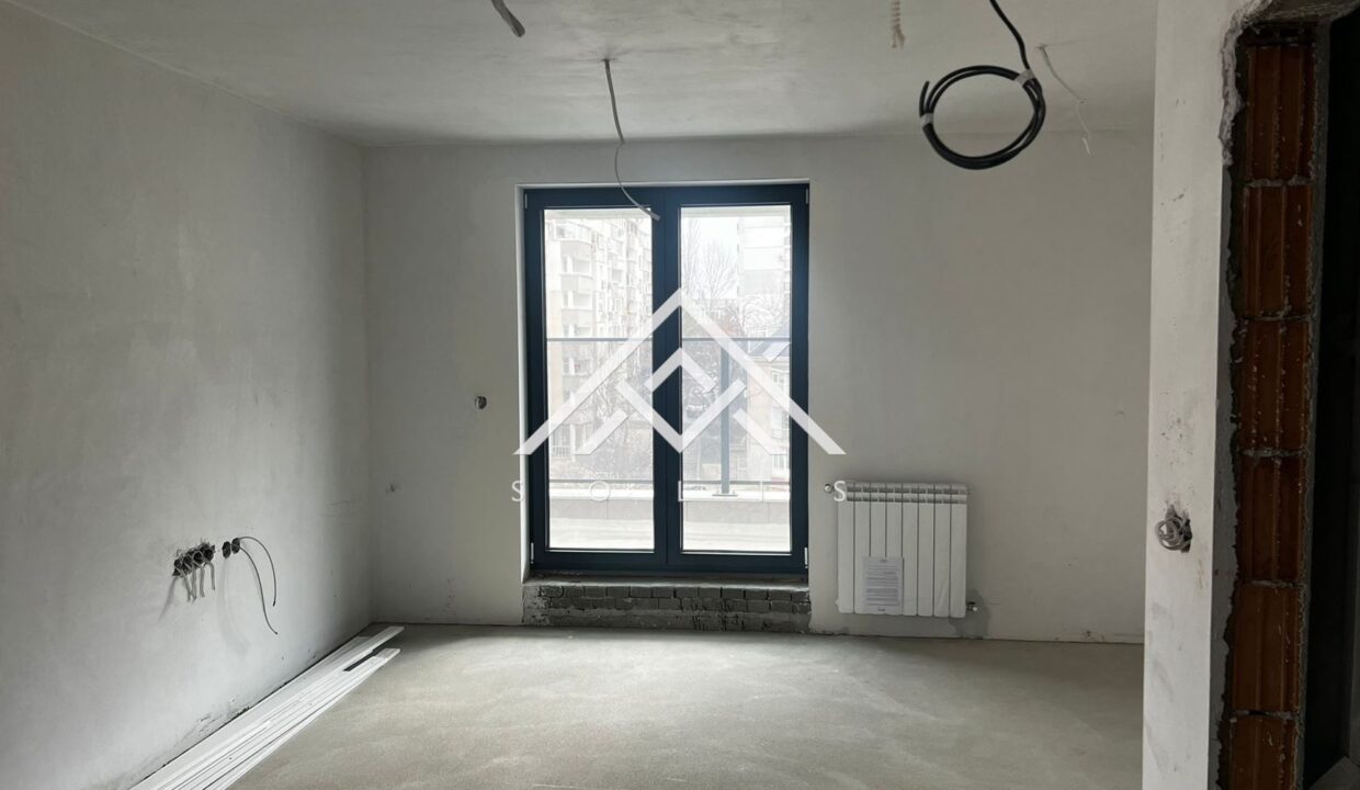 Maisonette with plenty of light and large terraces for sale in g.k. Dianabad-6