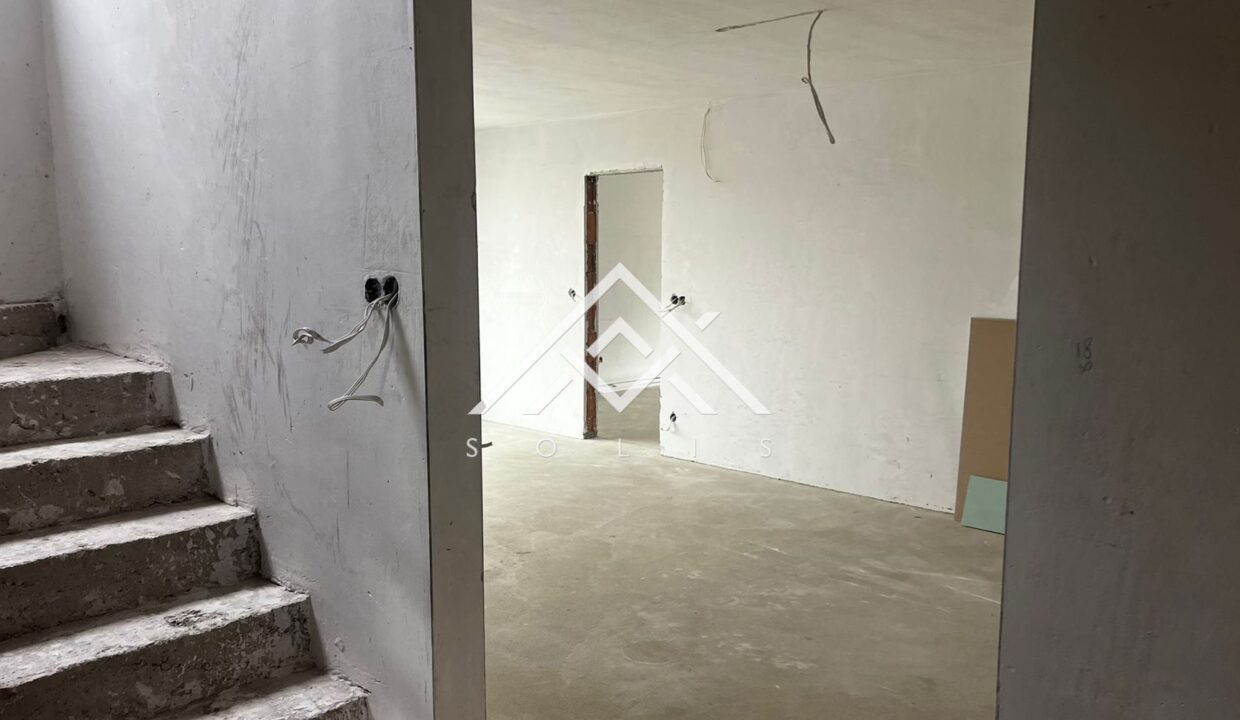 Maisonette with plenty of light and large terraces for sale in g.k. Dianabad-4