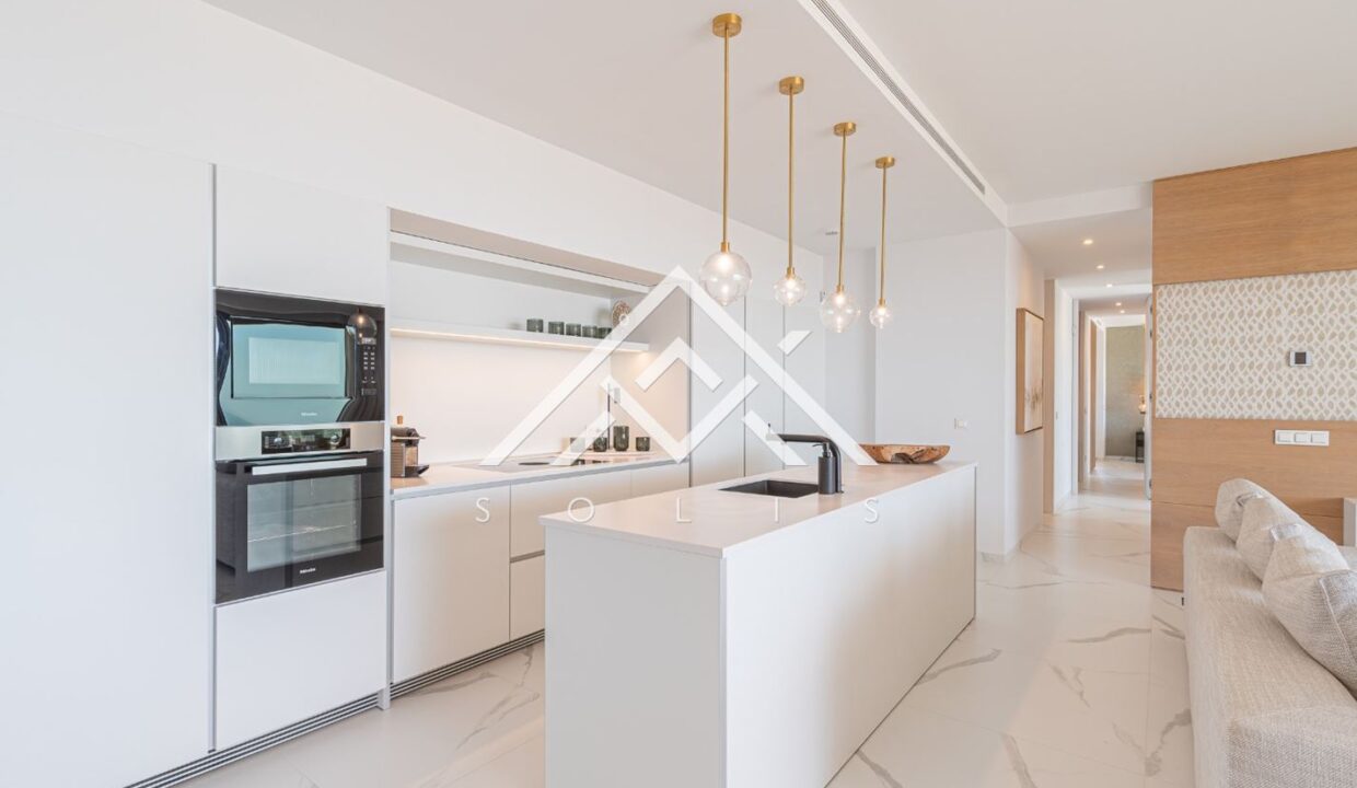 Роскошные апартаменты с тремя спальнями в Бенахависе-12