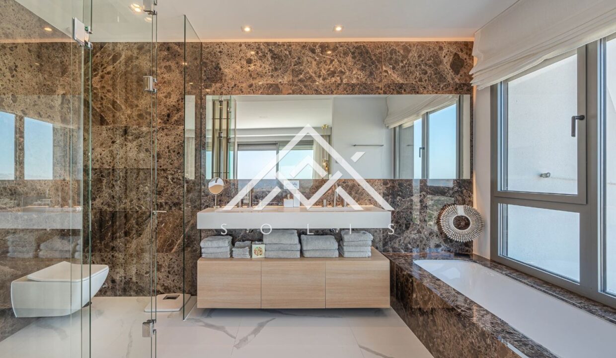 Роскошные апартаменты с тремя спальнями в Бенахависе-25