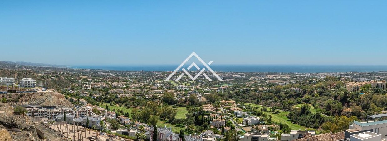 Роскошные апартаменты с тремя спальнями в Бенахависе-0