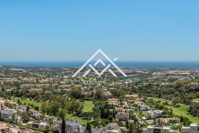 Луксозен Апартамент с три спални за Продажба в Бенахавис - 0