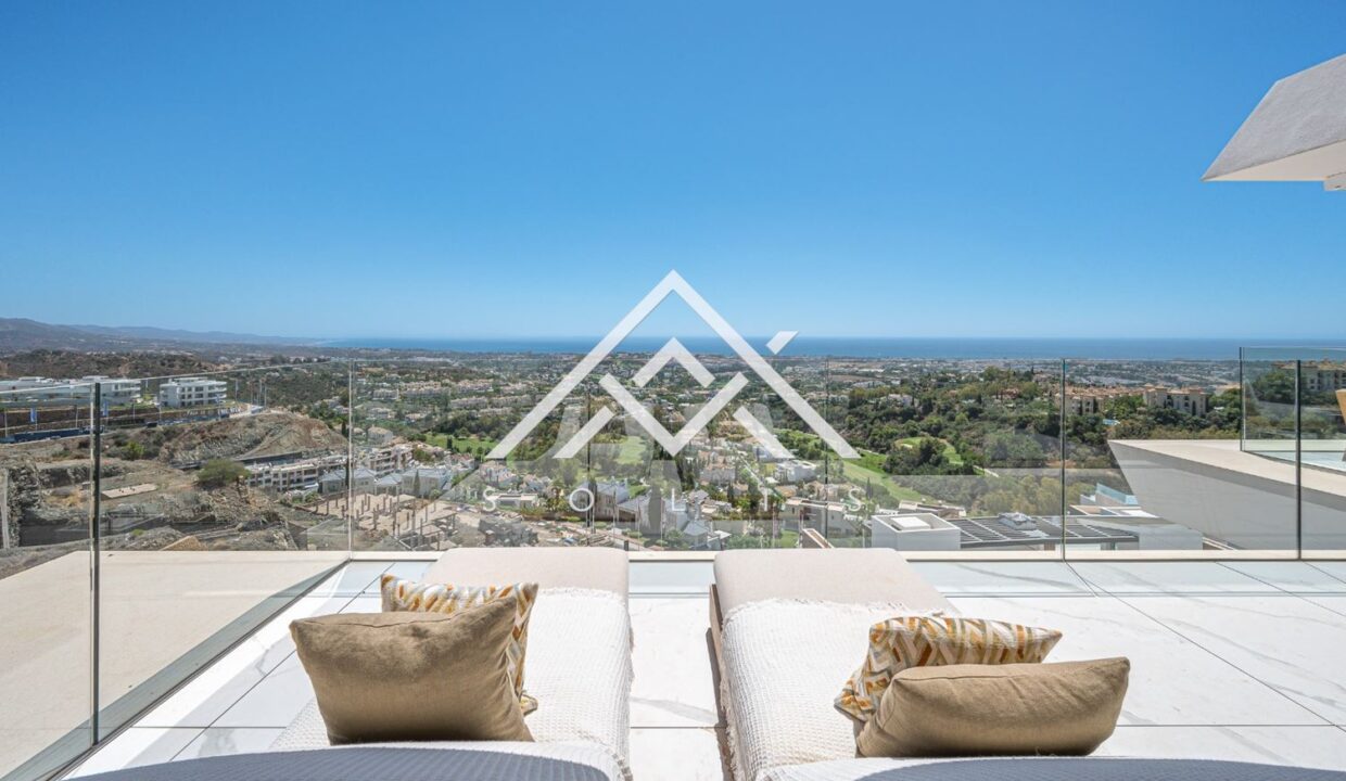 Роскошные апартаменты с тремя спальнями в Бенахависе-1