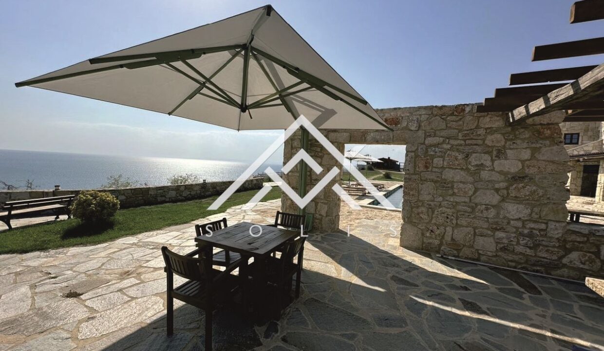 Хотел на осем км южно от нос "Калакра" за продажба-9