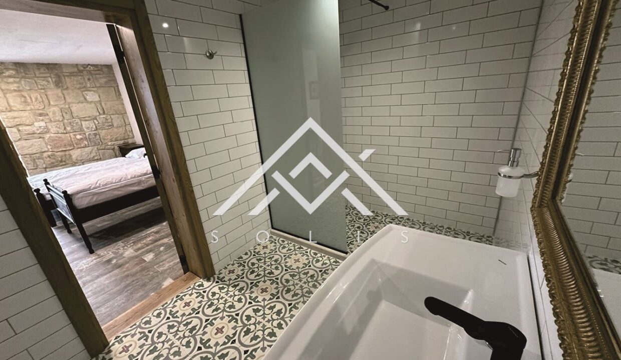 Хотел на осем км южно от нос "Калакра" за продажба-28