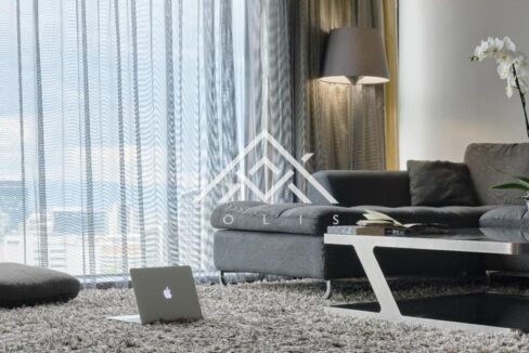 Южен просторен тристаен апартамент за продажба до бул. България - 0